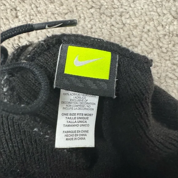 Nike Beanie - Picture 5 of 5